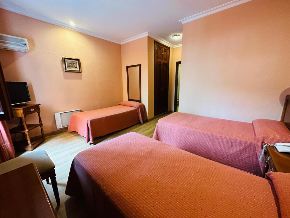 Hotel Los Castanos Aracena Luaran gambar